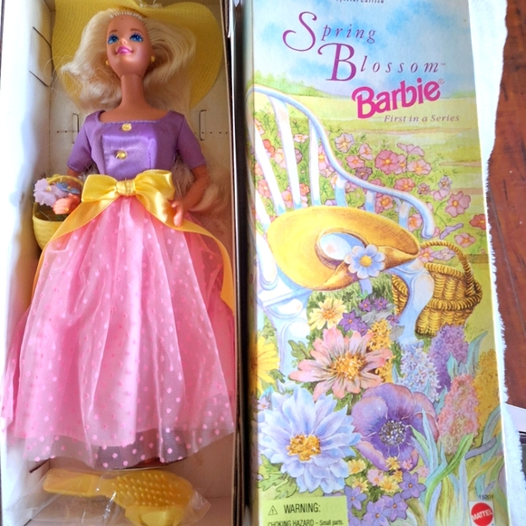 AVON EXCLUSIVE Spring blossom Barbie - Picture 11 of 12